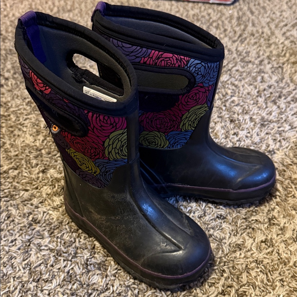 BOGS Little Girls size 12 Insulated and Waterproof Winter Boots Black/flower